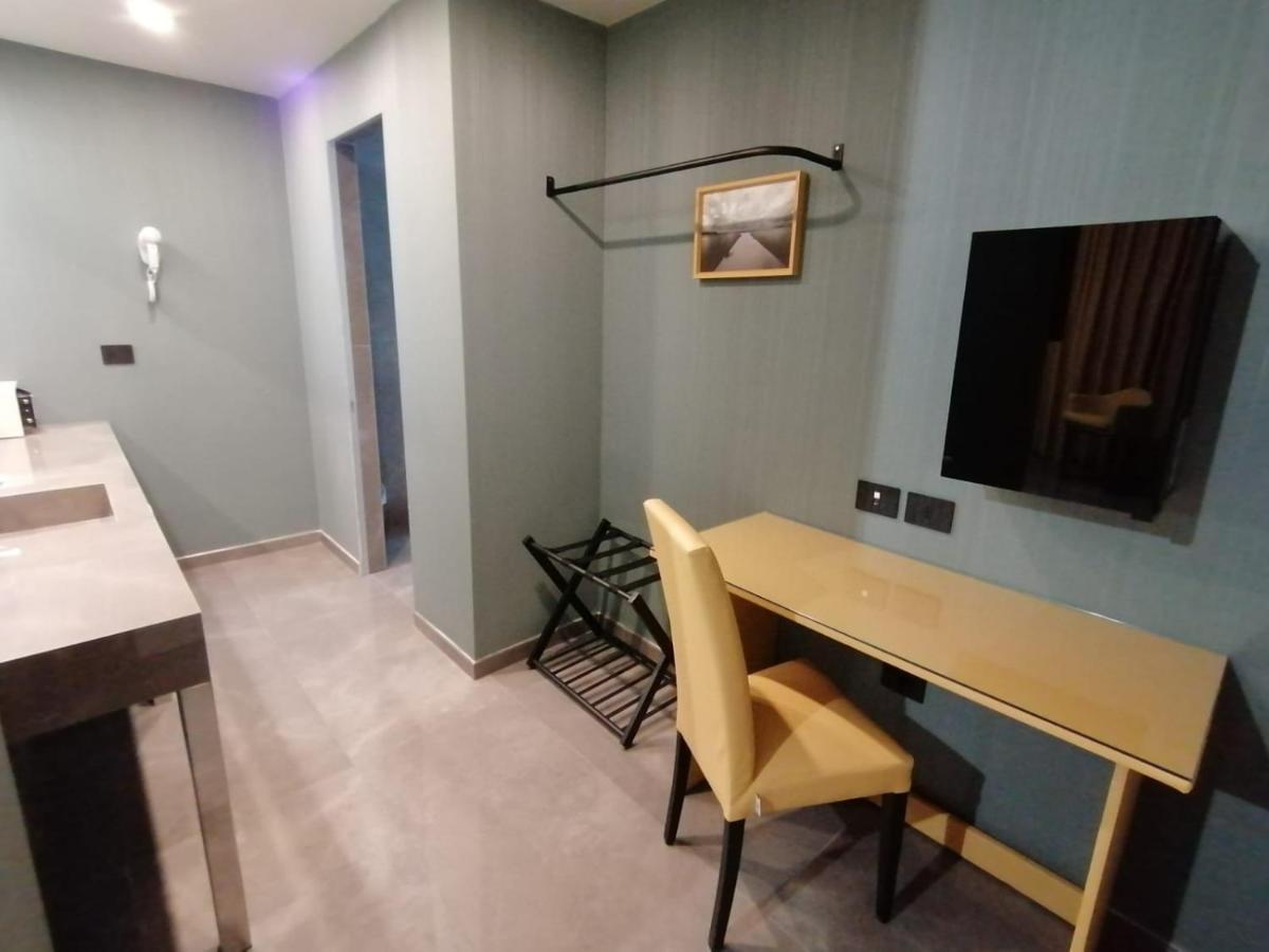 Hotel Xbusiness Nola Luaran gambar